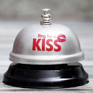 Звонок настольный Ring for a Kiss