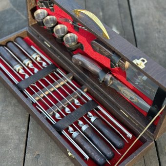 Набор с шампурами для шашлыка в чемодане Искра, 15 предметов, коричневый 1010 Кизляр