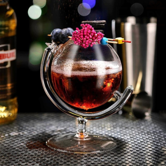 Бокал для напитков с трубочкой "Глобус"