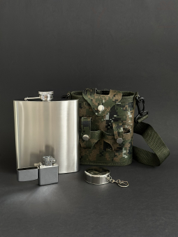 Набор походный 4 предмета черный (фляжка 530 мл, зажигалка бензиновая, складная стопка, ремень для переноски)