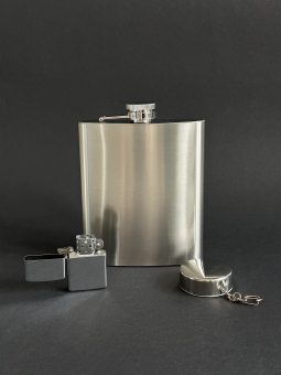 Набор походный 4 предмета черный (фляжка 530 мл, зажигалка бензиновая, складная стопка, ремень для переноски)