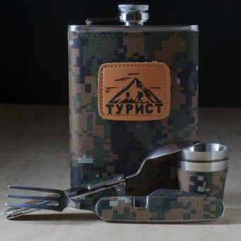 Набор фляжка, стопки и мультитулы Турист