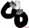 Наручники с мехом черные