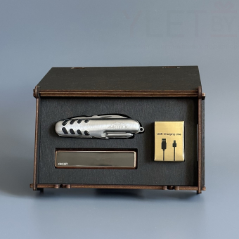 Подарочный набор " BOSS " (мультитул, USB зажигалка Ciger, зарядный кабель)