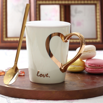 Кружка с ложкой Для любимых №2 зеленая