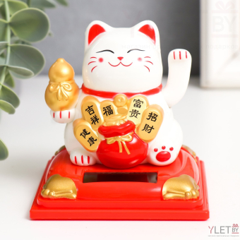 Маятник пластик от солнечной батареи "Белый Манэки-нэко с тыквой горлянкой" 7х7х7,5 см