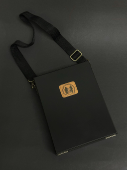 Набор подарочный (7 предметов) 23-MH-5 (Фляжка 9oz, фляжка 7oz, фляжка брелок 1 oz, мультитул, карты 2 стопки, лейка, ремень для переноски)