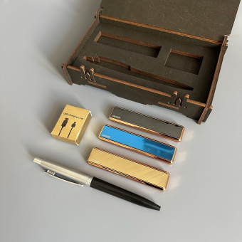 Подарочный набор " Настоящему мужчине " (Ручка, USB зажигалка Ciger, зарядный кабель)