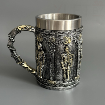 Кружка "Рыцарь с топором" (металл внутри)