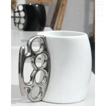 Кружка "Кастет" белая с серебристой ручкой