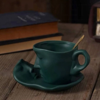 Кружка с блюдцем "Лицо" (зеленая)